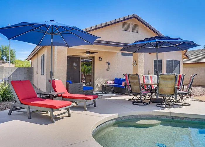 Patio + Fire Pit: Getaway Near Golfing! Holiday home