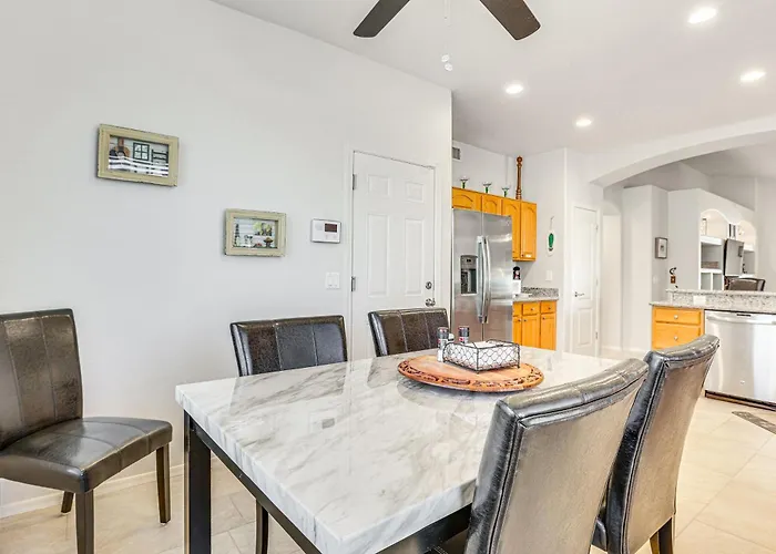 Patio + Fire Pit: Getaway Near Golfing! Holiday home