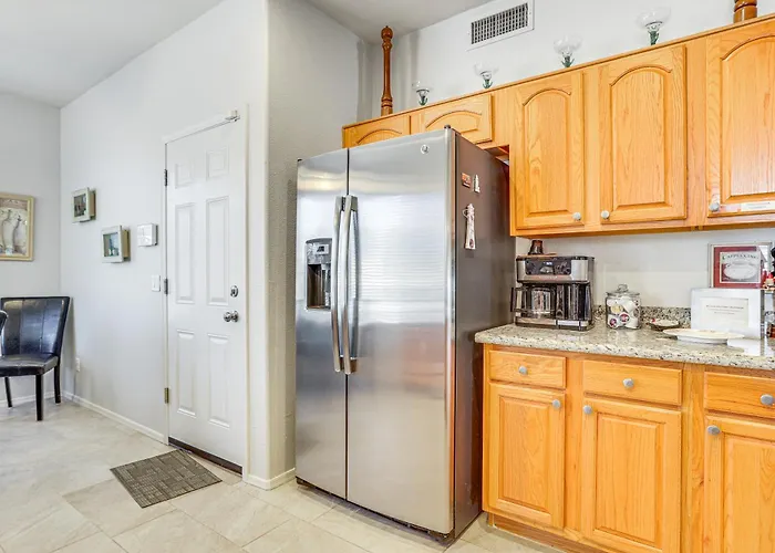 Holiday home Patio + Fire Pit: Getaway Near Golfing! Peoria