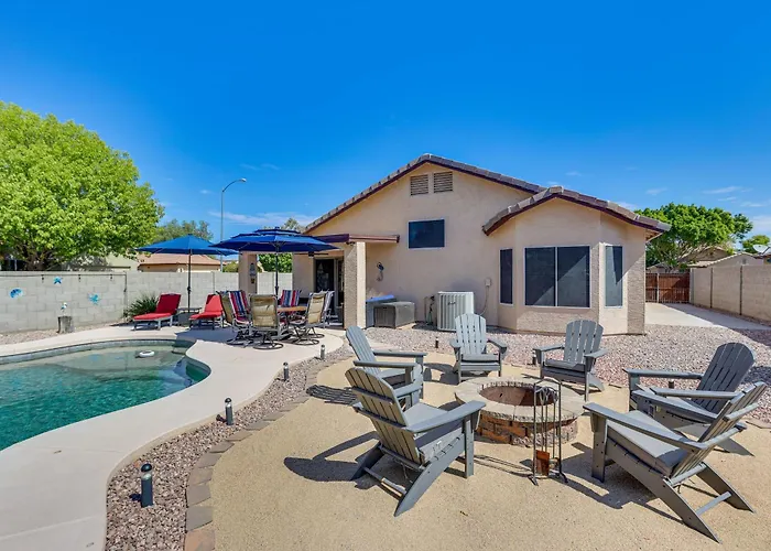 Patio + Fire Pit: Getaway Near Golfing! Holiday home *